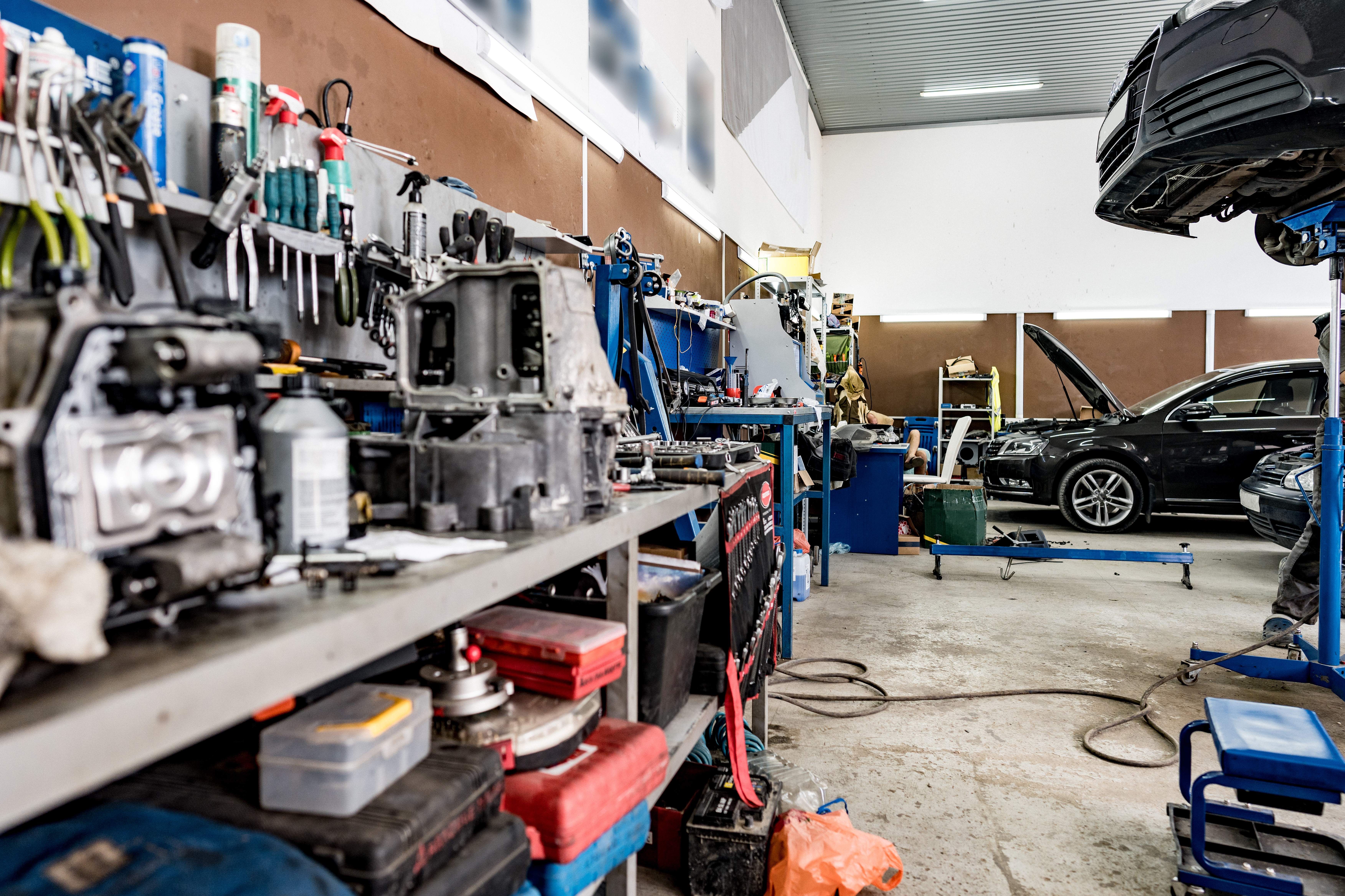 RR Auto Garage service bay